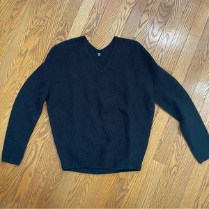Uniqlo V-Neck Knit Sweater EUC